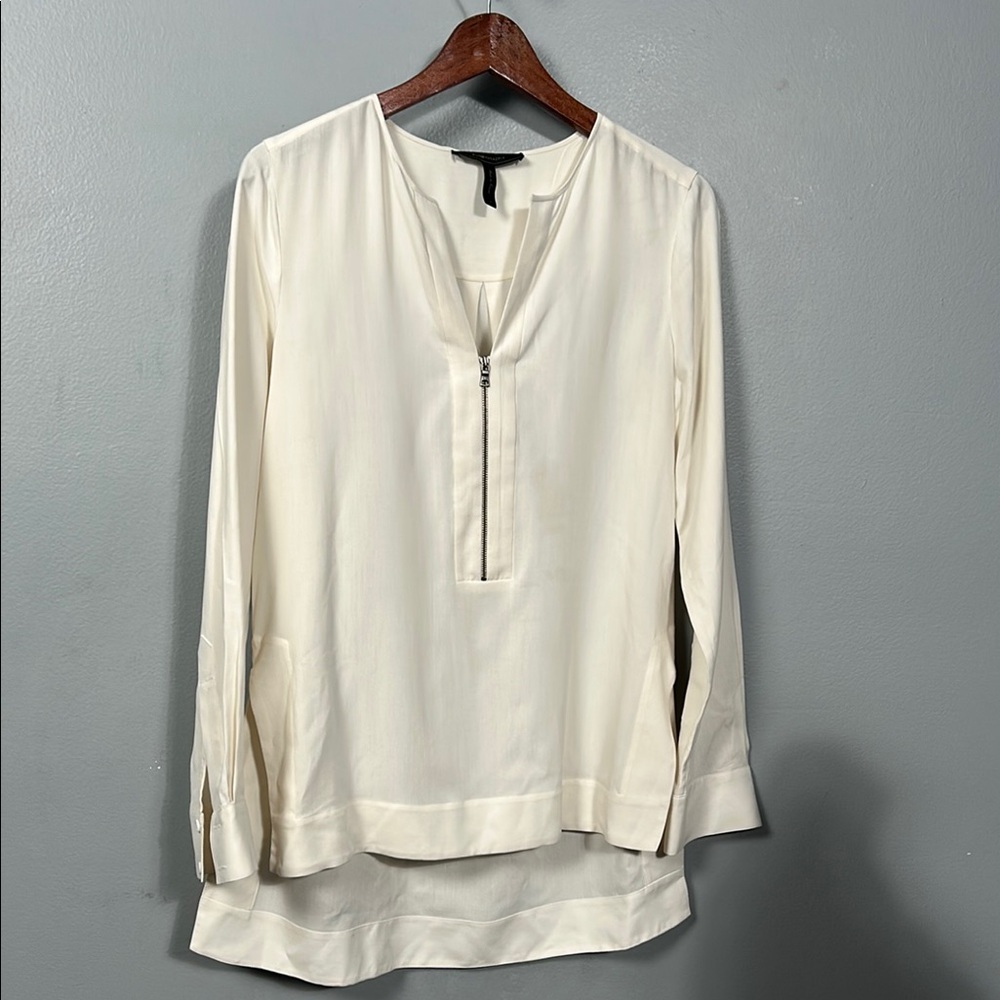 Bcbgmaxazria off white silk v-neck Women's Top size small